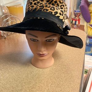 Voguemont Vintage Hat